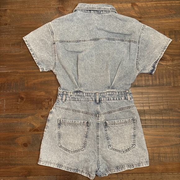 Le Lis Collared Short Sleeve Denim Romper size Small - Picture 5 of 6